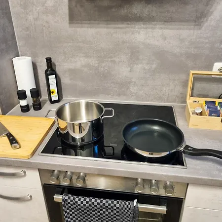 Maremar - Design Maisonette Altstadt - 4 Pers - 57qm - Luxus Boxspringbett - Kueche - Arbeitsplatz - Privater Parkplatz