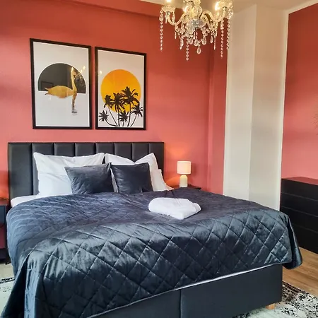 Maremar - Design Maisonette Altstadt - 4 Pers - 57qm - Luxus Boxspringbett - Küche - Arbeitsplatz - Privater Parkplatz Apartamento Greiz