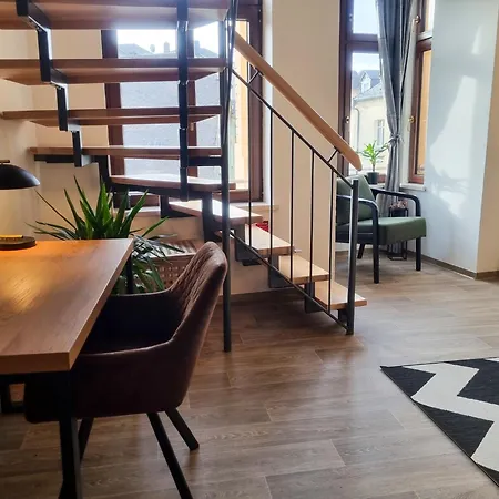 Apartamento Maremar - Design Maisonette Altstadt - 4 Pers - 57qm - Luxus Boxspringbett - Küche - Arbeitsplatz - Privater Parkplatz Greiz