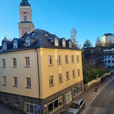 Maremar - Design Maisonette Altstadt - 4 Pers - 57qm - Luxus Boxspringbett - Kueche - Arbeitsplatz - Privater Parkplatz Apartment Greiz