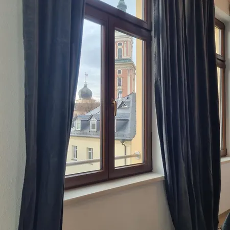 Maremar - Design Maisonette Altstadt - 4 Pers - 57qm - Luxus Boxspringbett - Kueche - Arbeitsplatz - Privater Parkplatz Apartment Greiz