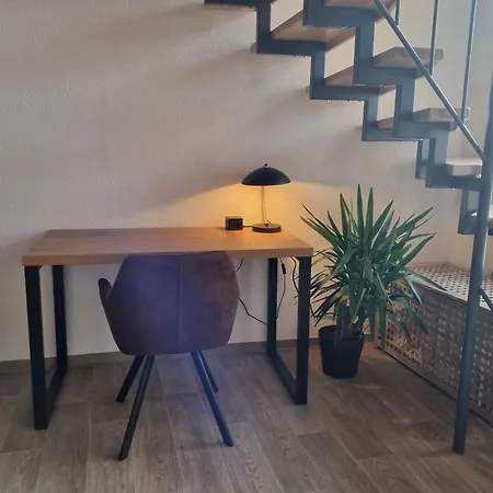 Maremar - Design Maisonette Altstadt - 4 Pers - 57qm - Luxus Boxspringbett - Kueche - Arbeitsplatz - Privater Parkplatz Apartment Greiz