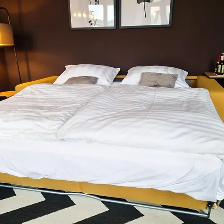 Maremar - Design Maisonette Altstadt - 4 Pers - 57qm - Luxus Boxspringbett - Kueche - Arbeitsplatz - Privater Parkplatz