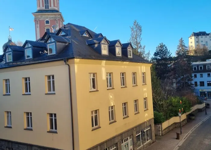 Maremar - Design Maisonette Altstadt - 4 Pers - 57qm - Luxus Boxspringbett - Kueche - Arbeitsplatz - Privater Parkplatz Appartement Greiz