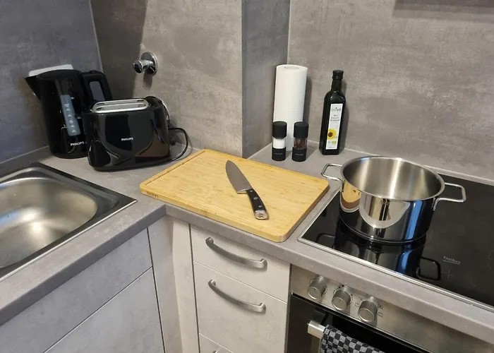 Maremar - Design Maisonette Altstadt - 4 Pers - 57qm - Luxus Boxspringbett - Kueche - Arbeitsplatz - Privater Parkplatz