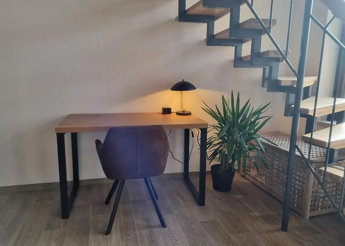 Maremar - Design Maisonette Altstadt - 4 Pers - 57qm - Luxus Boxspringbett - Kueche - Arbeitsplatz - Privater Parkplatz Appartement Greiz