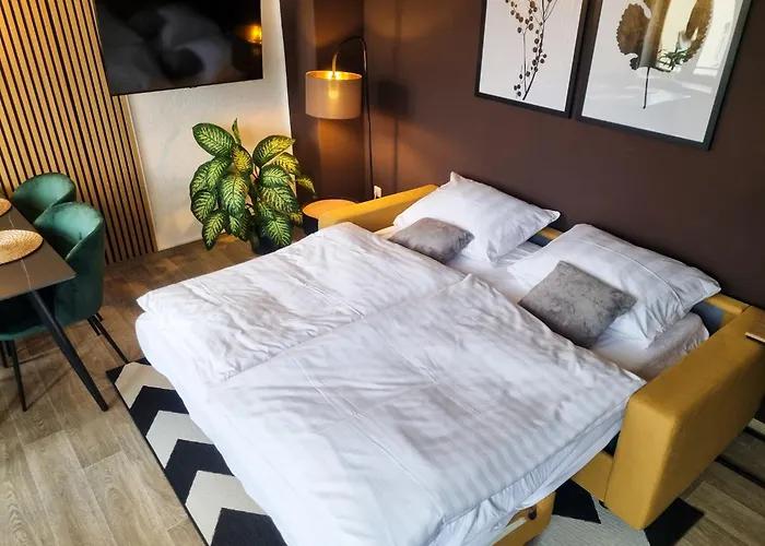 Maremar - Design Maisonette Altstadt - 4 Pers - 57qm - Luxus Boxspringbett - Kueche - Arbeitsplatz - Privater Parkplatz *